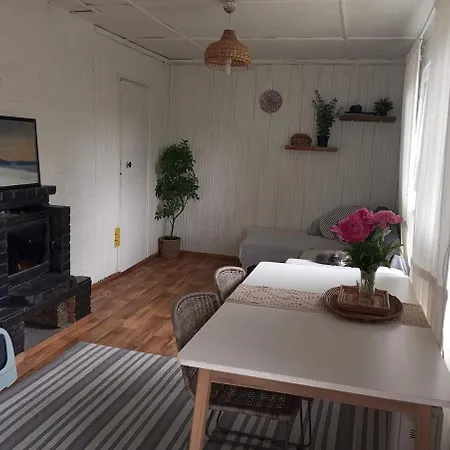 Cozy 30 Min From Tallinn 샬레 *